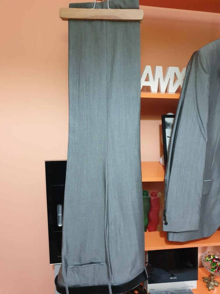 Hugo Boss garnitur r. 52 | 55% czysta wełna;45 % jedwab..