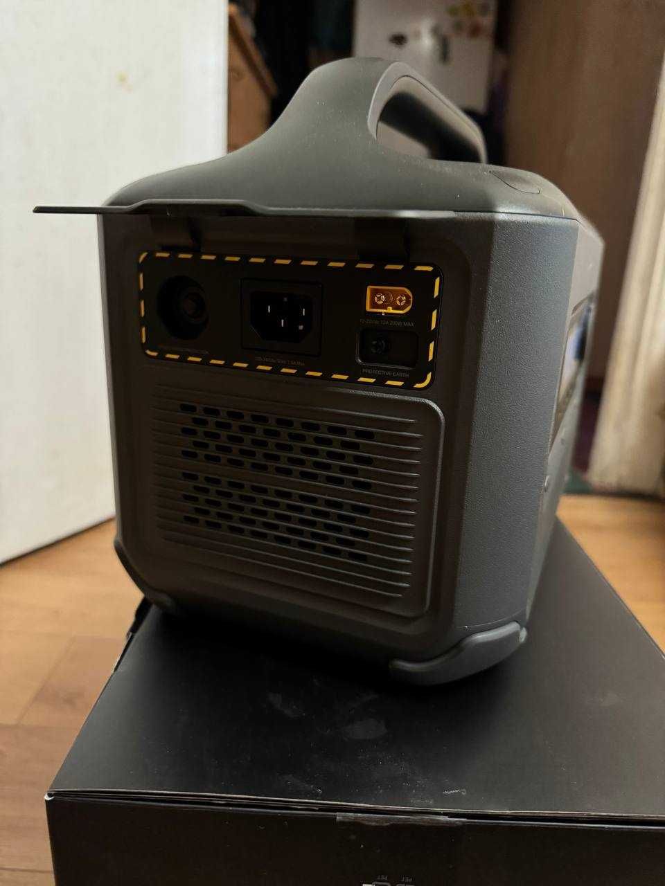 Зарядна станція Ugreen PowerRoam GS600 600W 680Wh