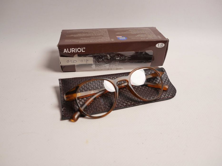 Німецькі окуляри для зору Auriol +1.0 в якісній оправі з чохлом