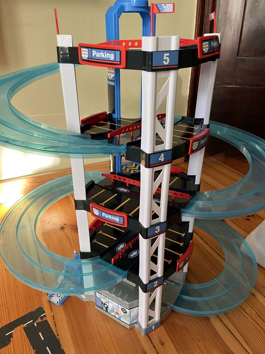 Duża zabawka tor garaż parking piętrowy bosh hot wheels z windą