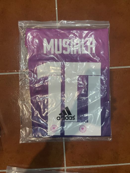 Camisolas de futebol novas