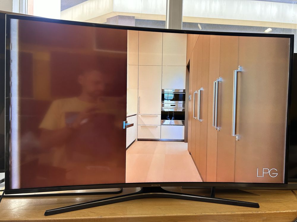 Вигнутий Телевізор 43” Samsung 43KU6650 (Curved)
