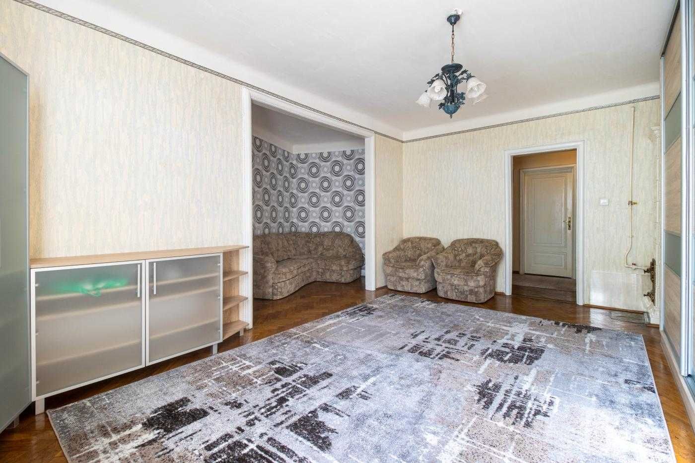 Продаж 2кім квартири з ремонтом в центральній частині по вул Київська