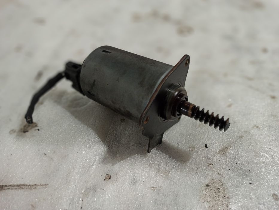 Регулятор фаз ГРМ вальветронік 1.6 vti valvetronic V7533905 80-08