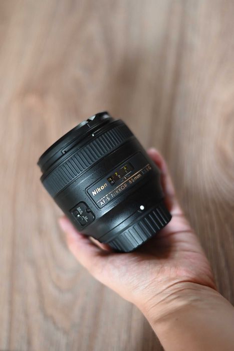 Obiektyw Nikkor 85 mm 1.8 uszkodzony