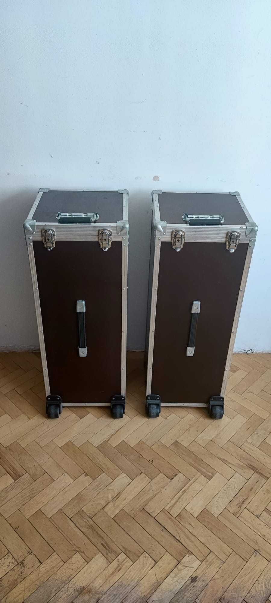 2x case, skrzynia na kółkach 33 x 33 x 85cm
