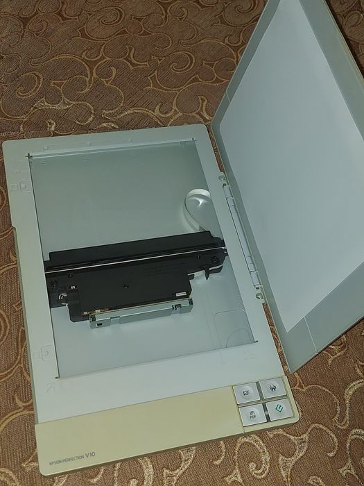 Планшетний  сканер Еpson perfection v10