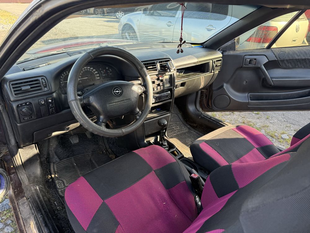 Opel Calibra 2.0бензин 1993р