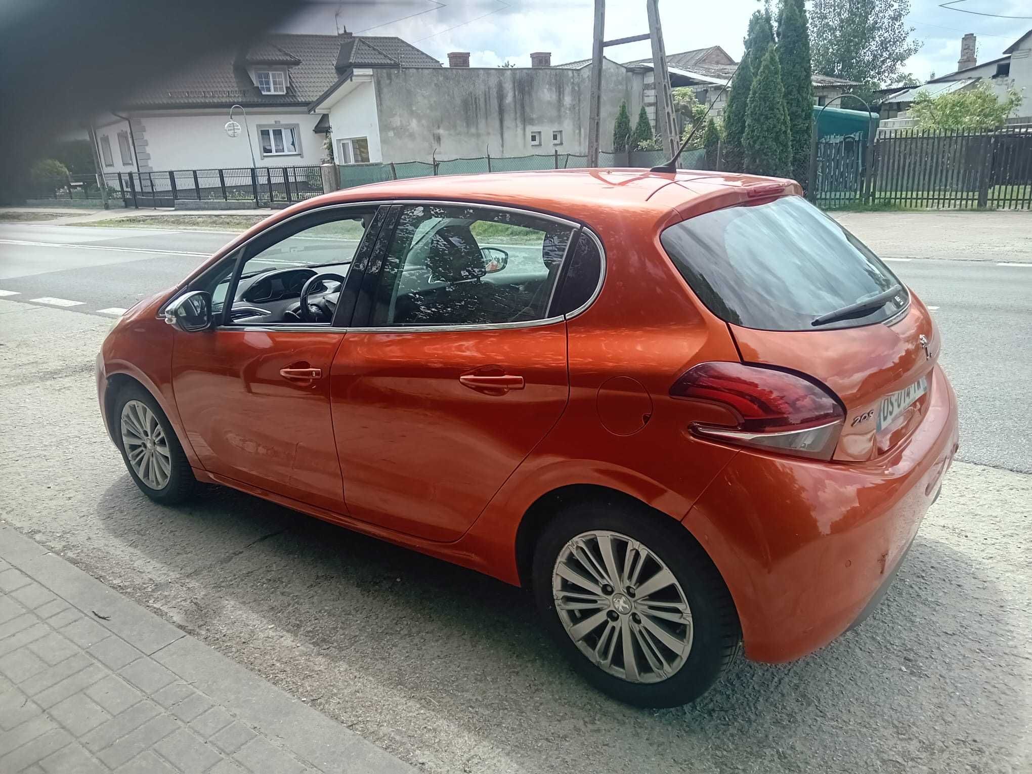 Peugeot 208 1.2 turbo benzyna 2015 r.