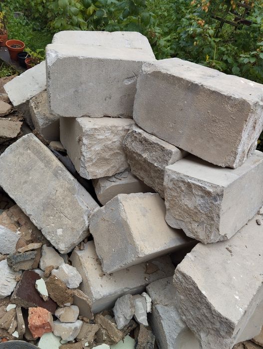 Oddam za darmo gruz, beton stare drzwi...