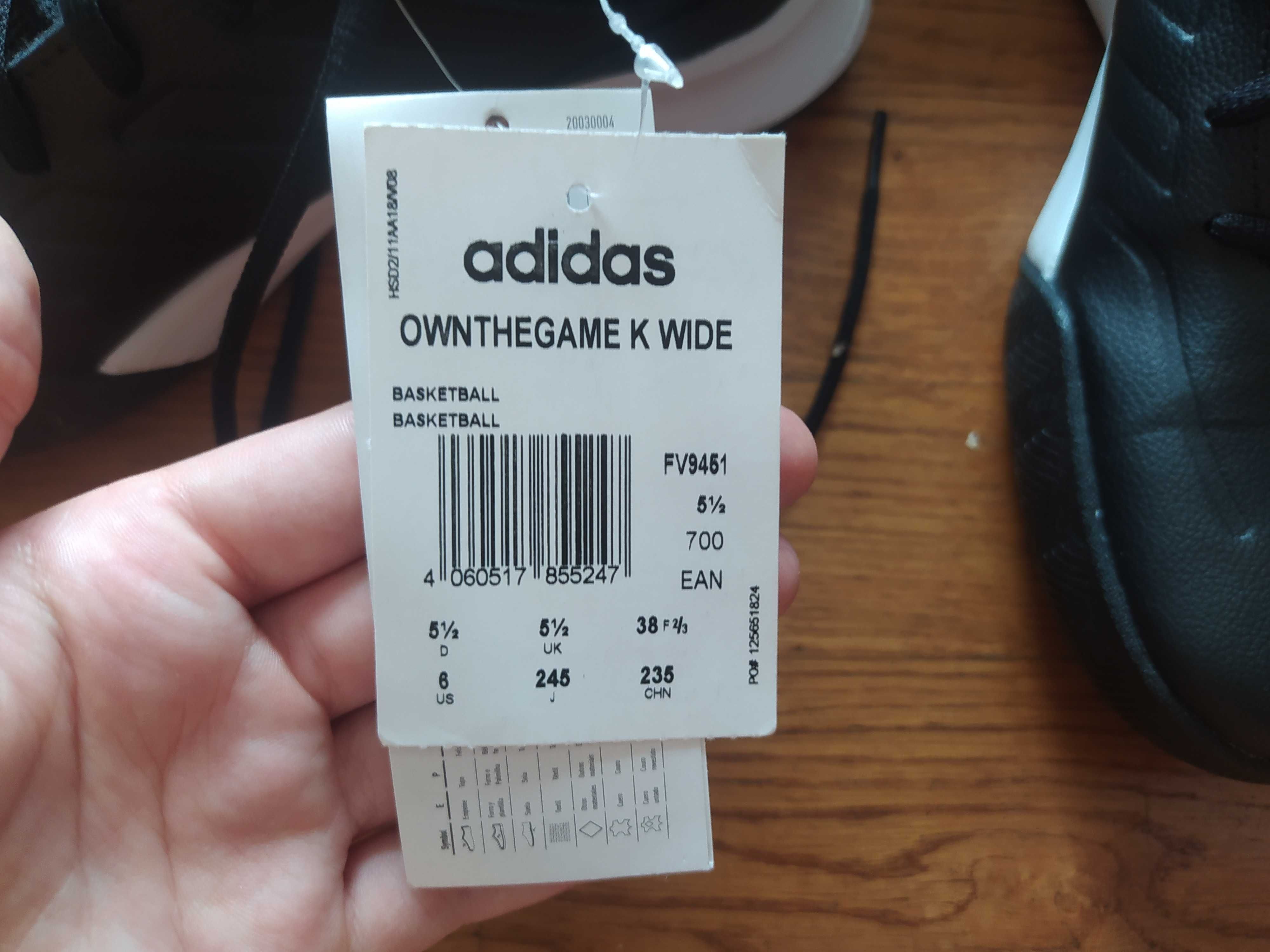 ownthegame K wide adidas buty
