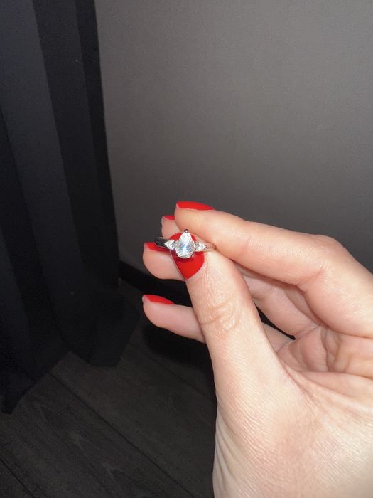 Перстень срібний з діамантами