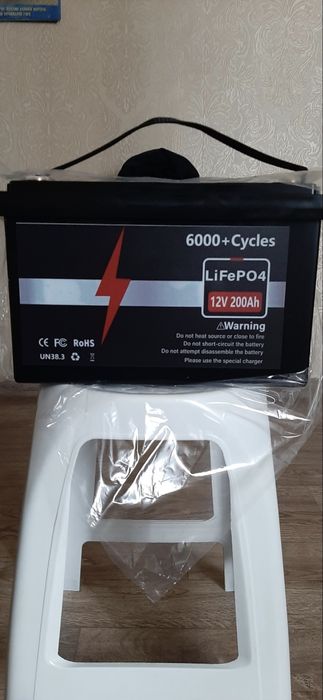 Акамуляторная батарея lifepo4 12v 200ah.