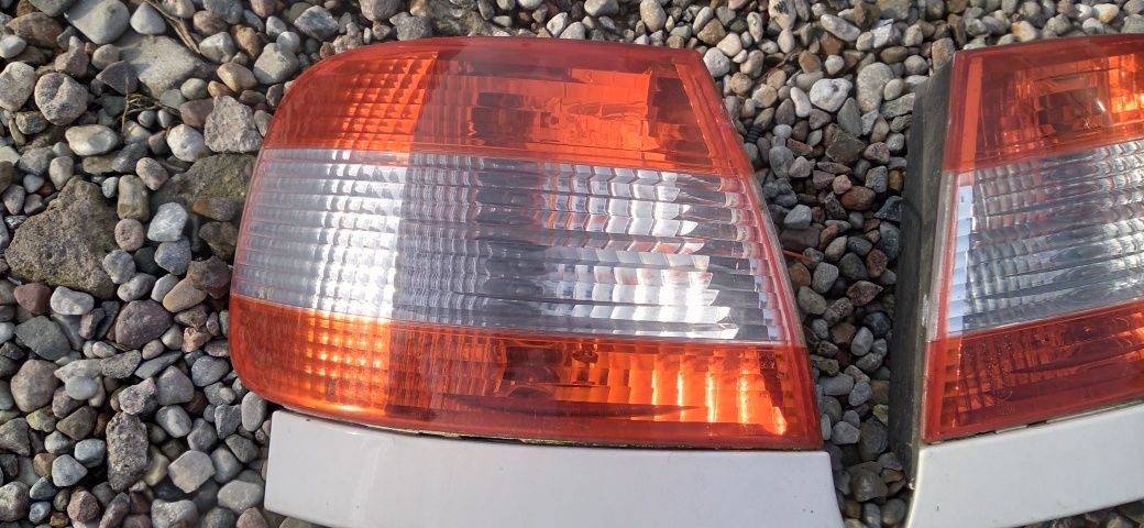 Lampy tyl audi a4 b5 sedan komplet