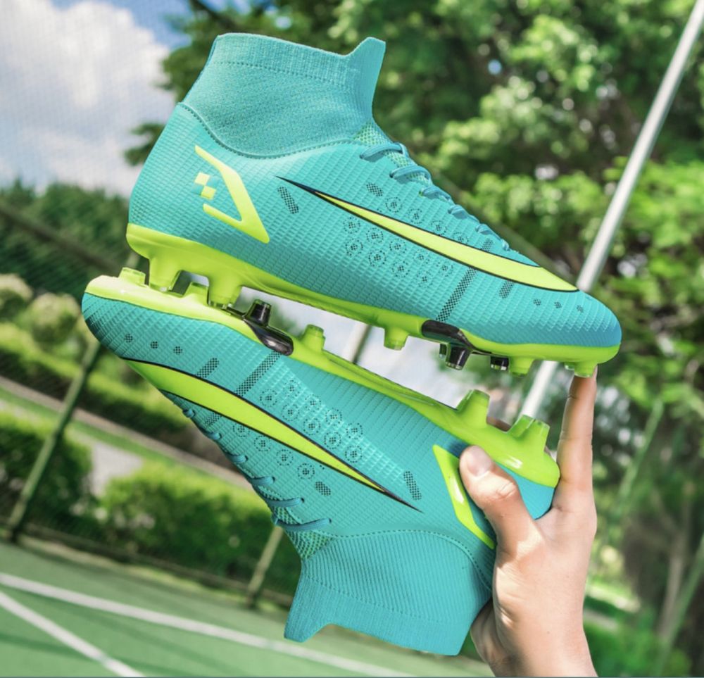 Buty piłkarskie obuwie sportowe korki lanki skarpeta orlik futbolówki