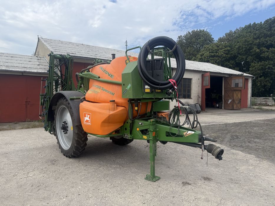 Opryskiwacz Amazone UX 3200 Specjal  20M + Rozsiewacz Amazone ZAM