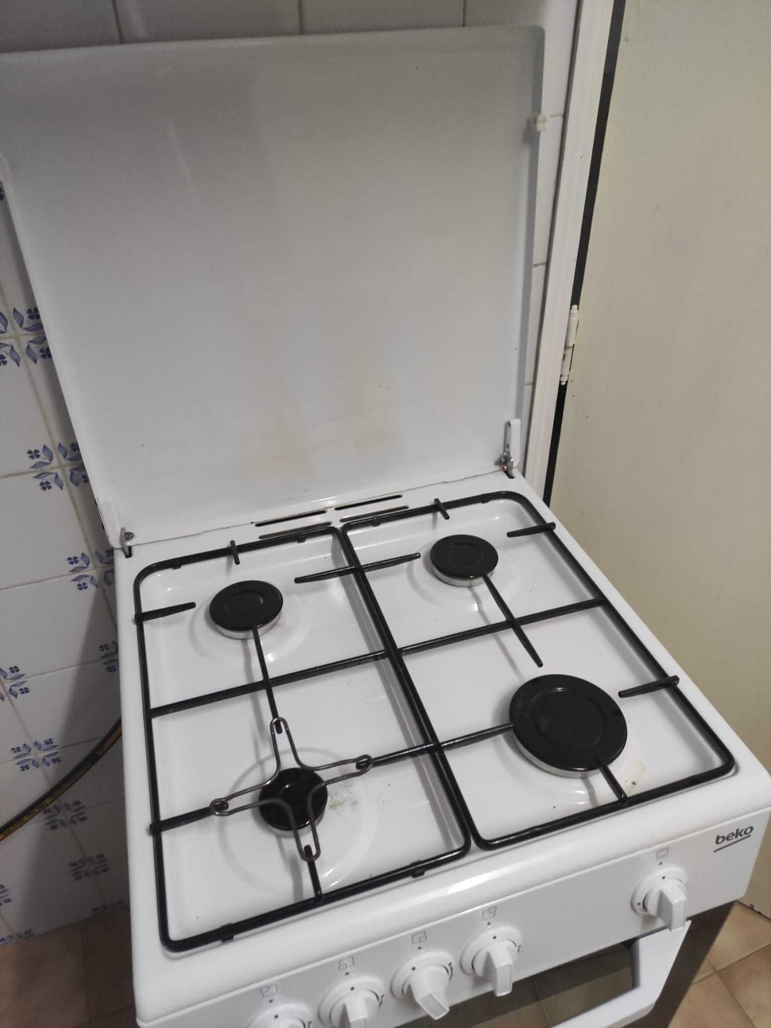 Fogao com forno Beko