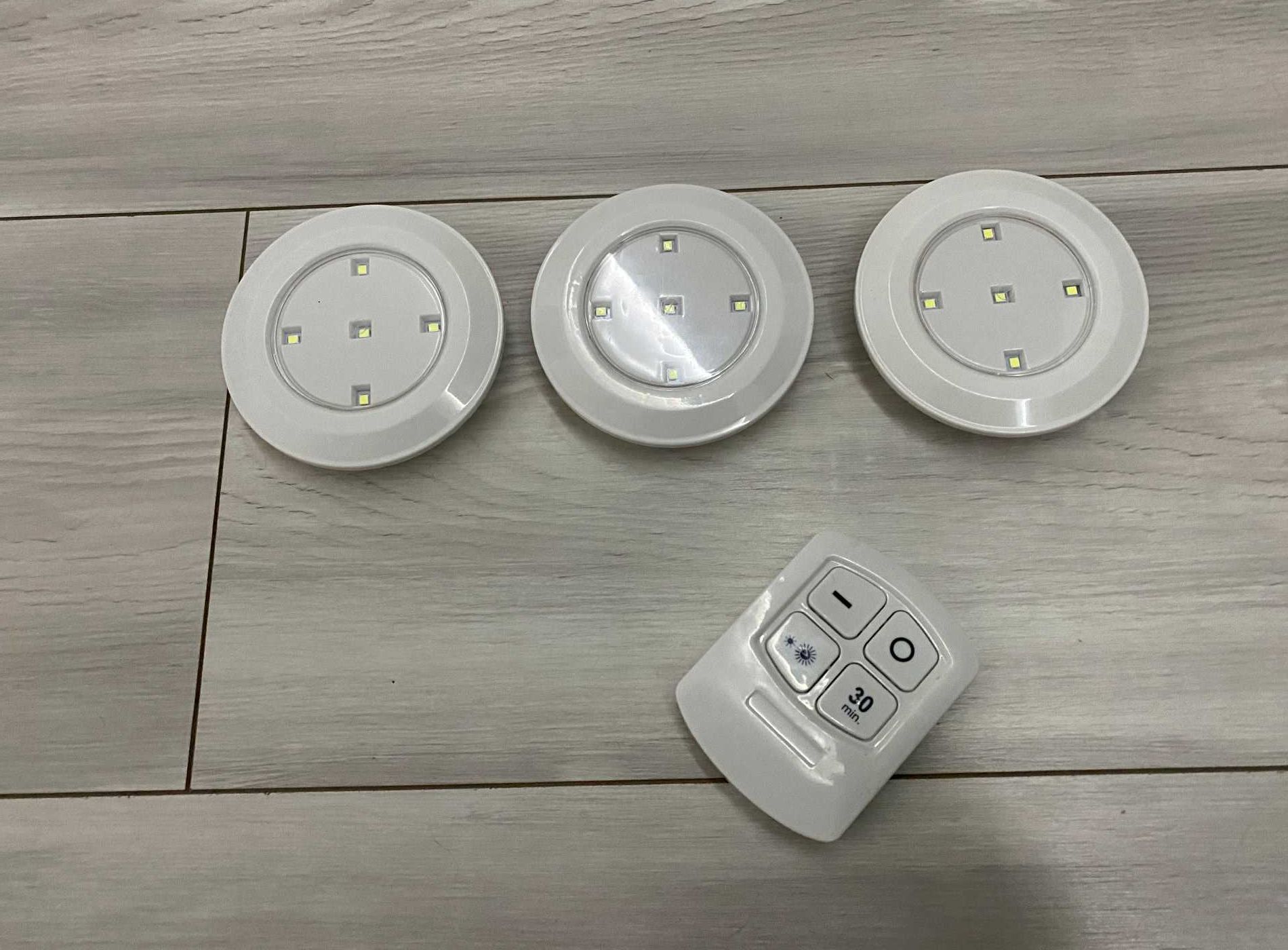 Комплект бездротових LED світильників з пультом керування + подарунок