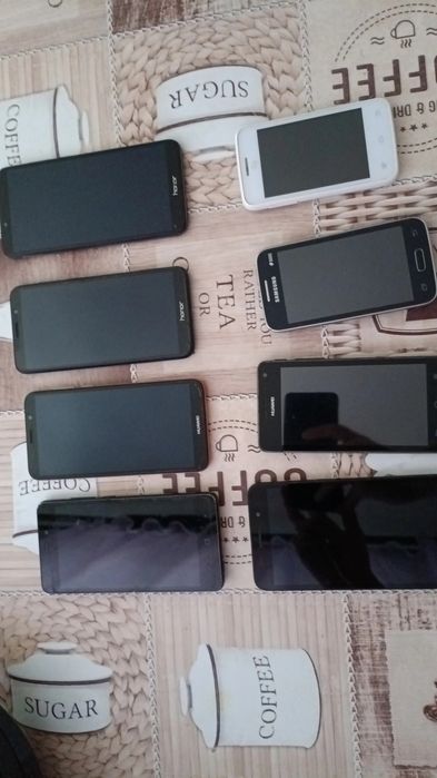 Телефони на запчастини