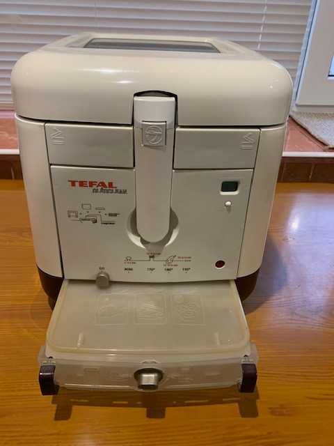 Фритюрниця Тефаль