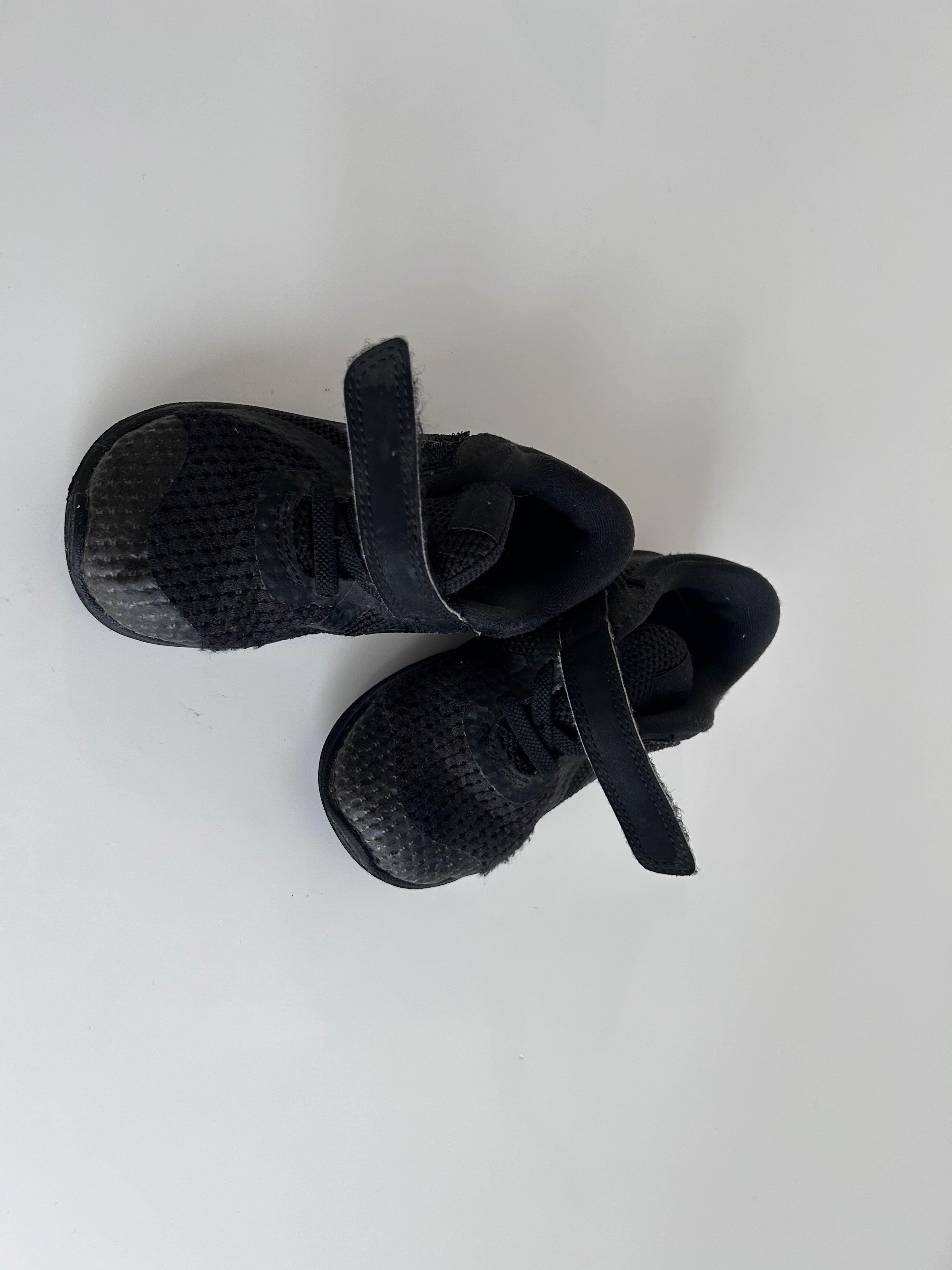 Nike кросівки хлопчик 25 розмір (14см)
