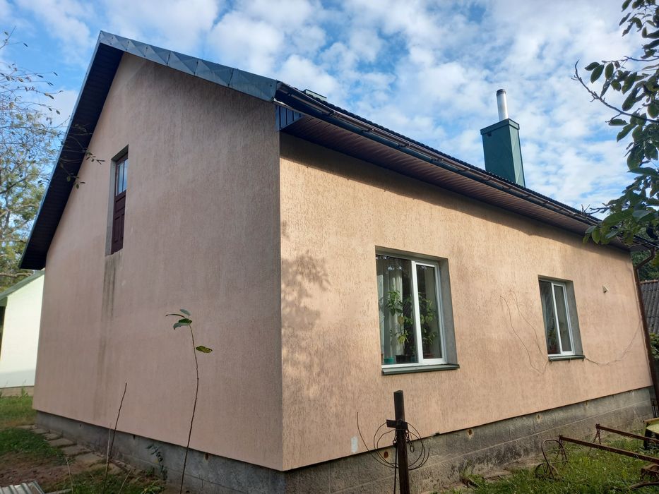 Продам будинок із кухнею