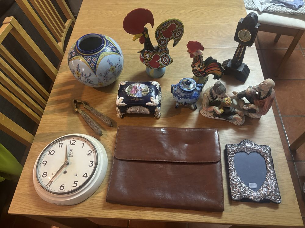 Velharias - figuras de loiça, porcelanas varias