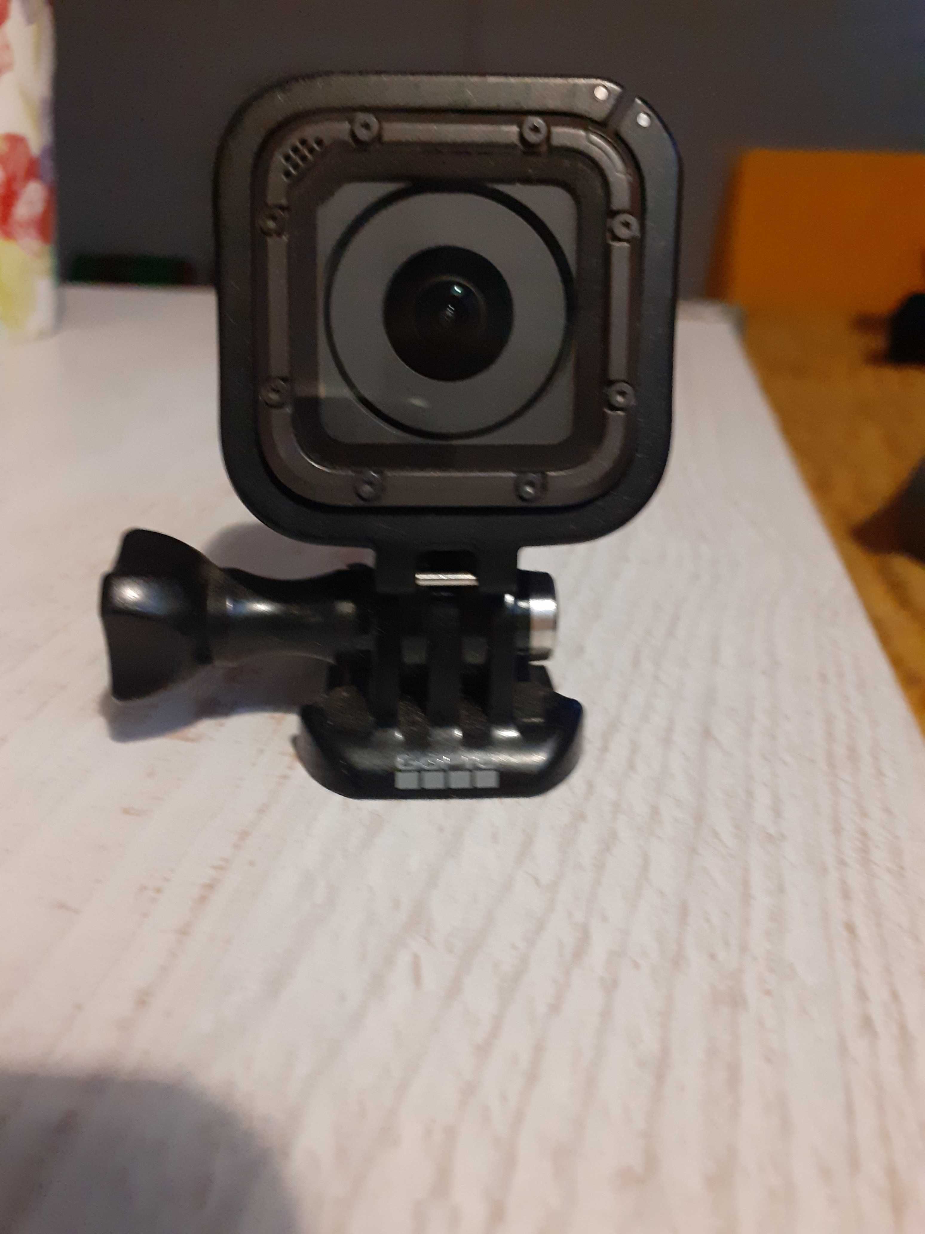 Go pro 5 session + chernest na klatke piersiowa ( mocowanie )