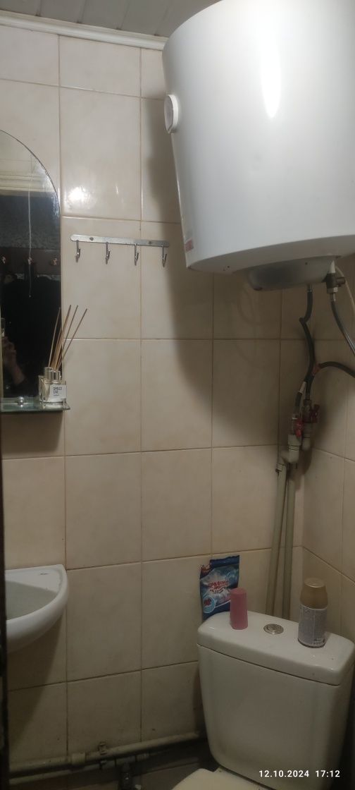 Хозяин. Продам, обменяю гостинку со своим санузлом
