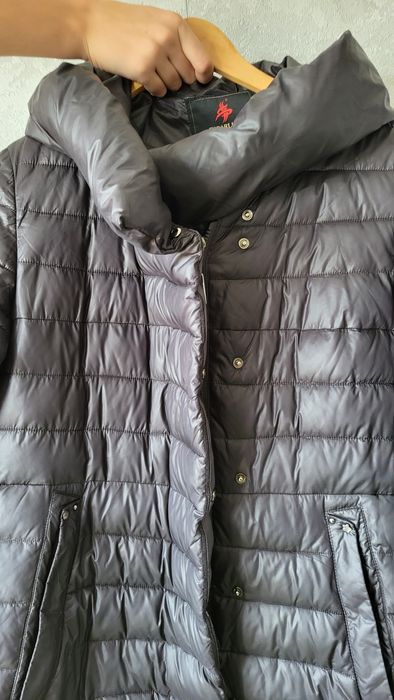 Жіночий пуховик.