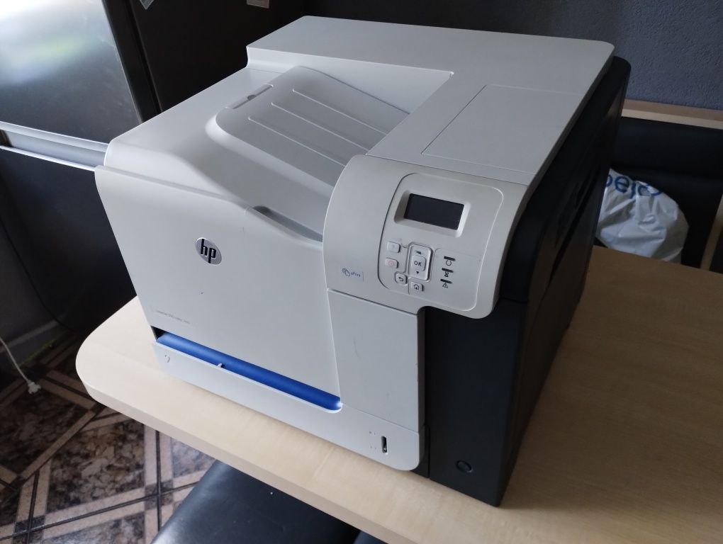 HP laser Jet 500 color m551