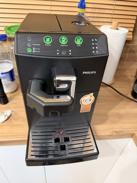 Automatyczny ekspres do kawy z mynkiem Philips Hd8829