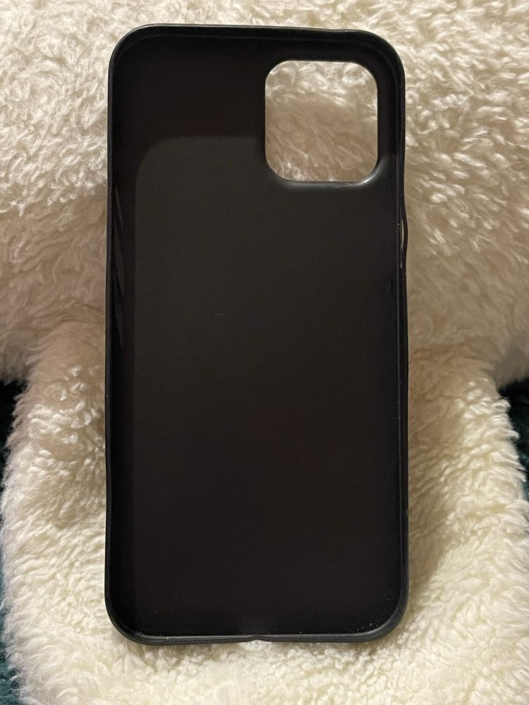 Карбоновий чохол на iPhone 12 Pro Max
