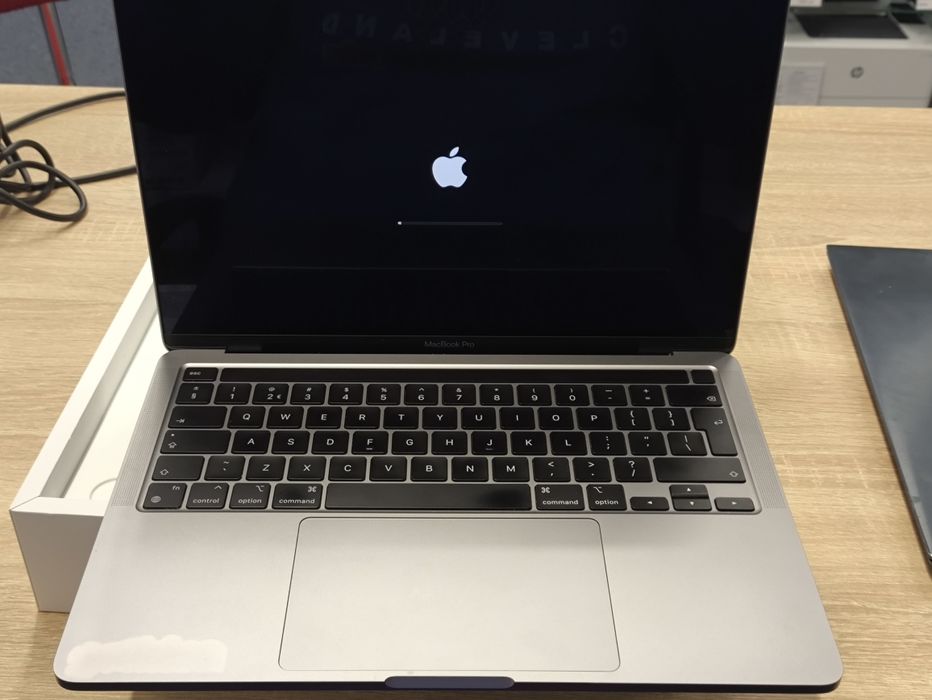 Laptop MacBook PRO 13,3" M1 16GB 256GB 2020r.