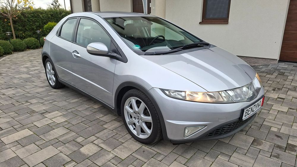 Honda Civic Honda Civic VIII Generacji UFO. 1.8 Benzyna,140KM