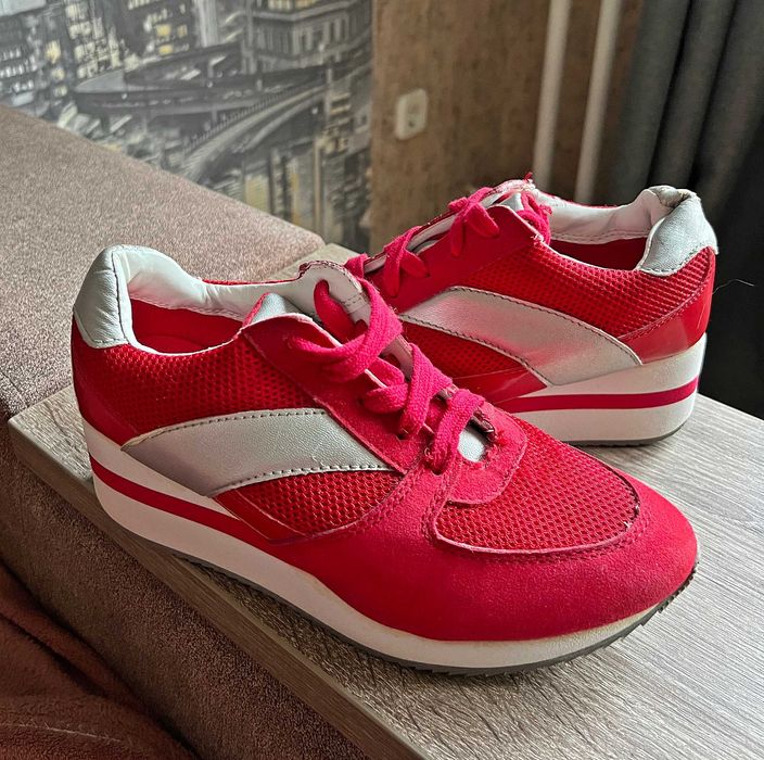 Кроссовки туфли спортивные