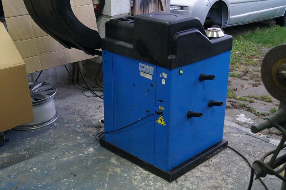 Wyważarka do kół samochodowych Variant  Service