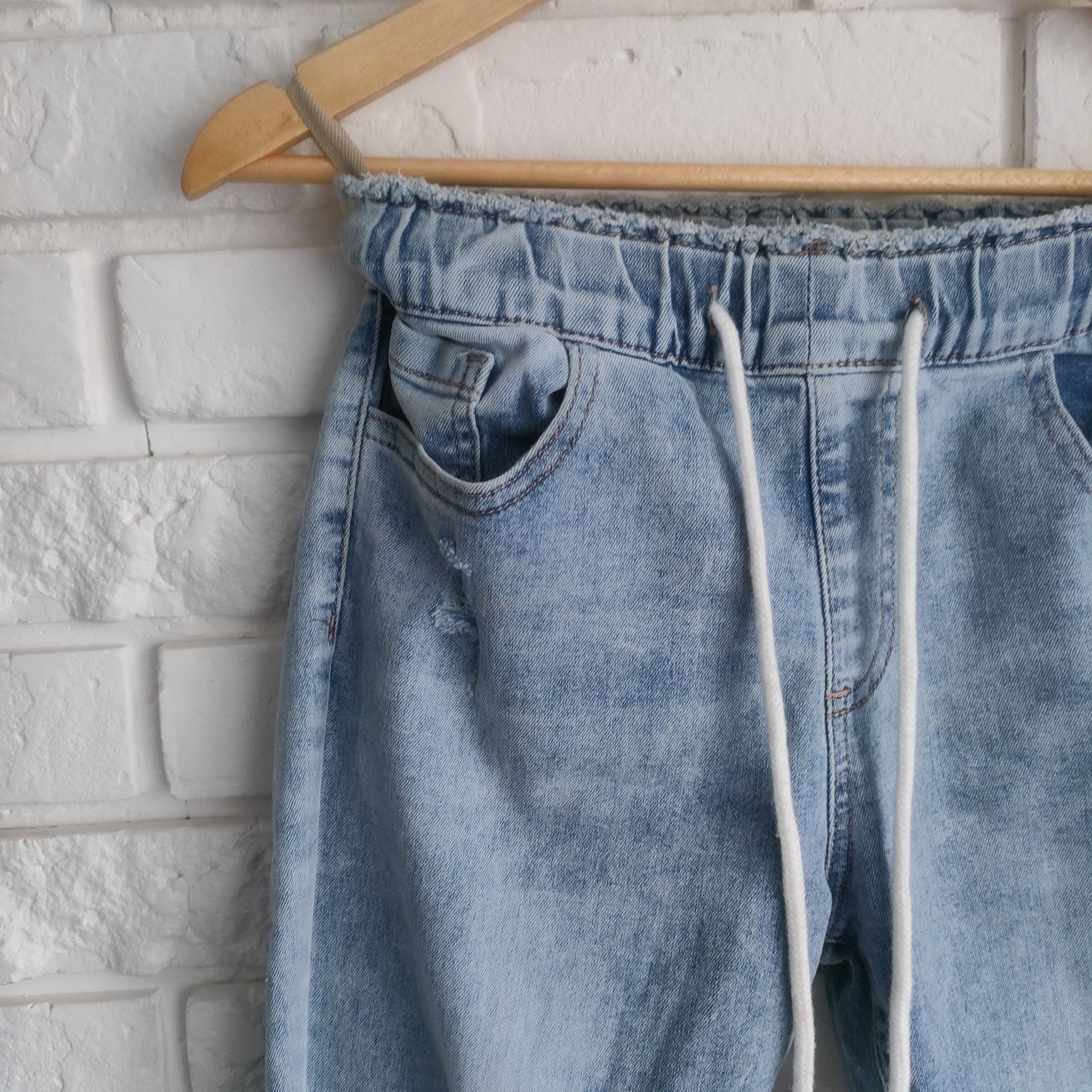 Spodnie jeans damskie