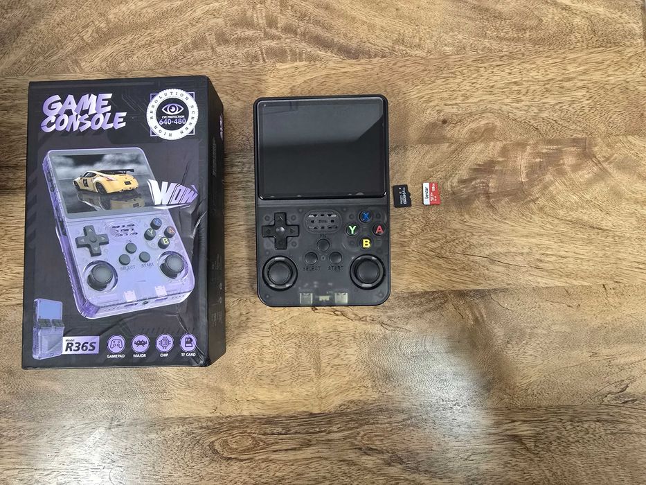 Consola Retro R36S - Com cartão com mais jogos