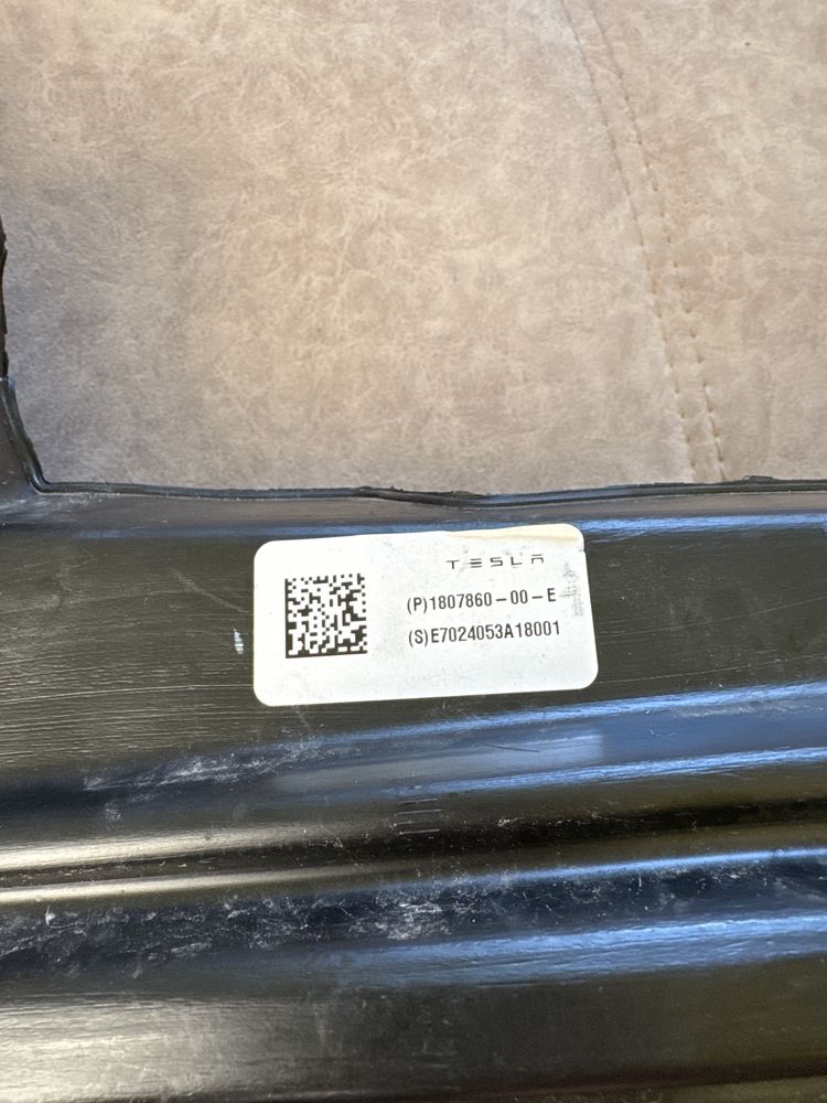 Бачок омывателя Tesla Model 3 24-2025