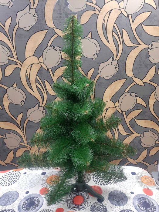 Ялинка зелена сосна