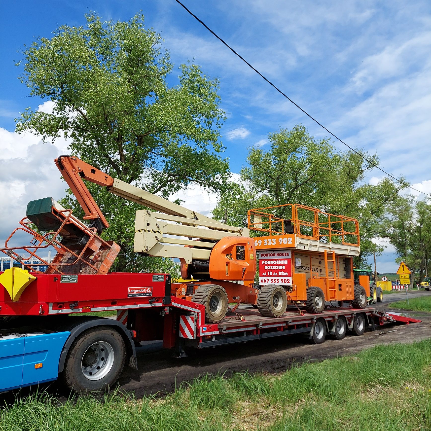 Samojezdny podest ruchomy nożycowy 4x4 podnośnik koszowy wynajem