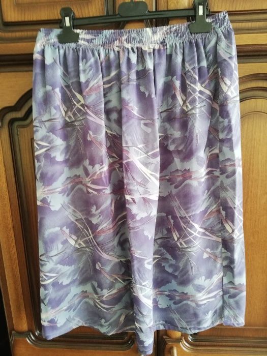 Długa fioletowa spódnica z gumką