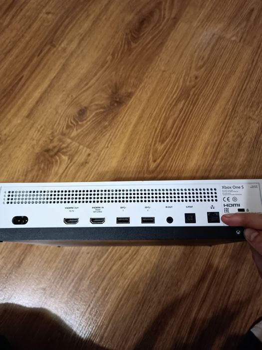 Продам xbox one s 500gb