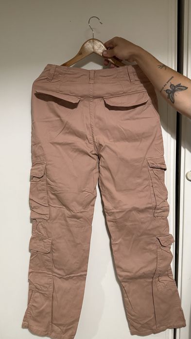 Calcas cargo rosa - Bershka