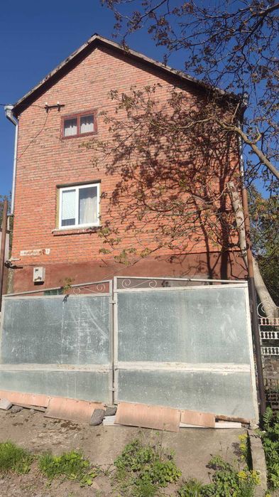 Продаж цегляного дачного будиночку, м-н Ружична по приємній ціні.ktr