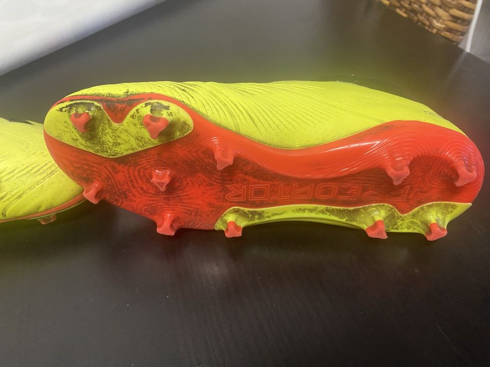 Chuteiras adidas como novas 35