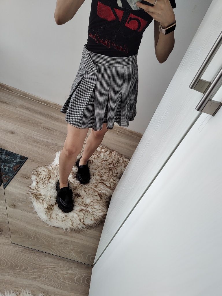 Spodnica rozkloszowana mini w kratkę M Pull bear