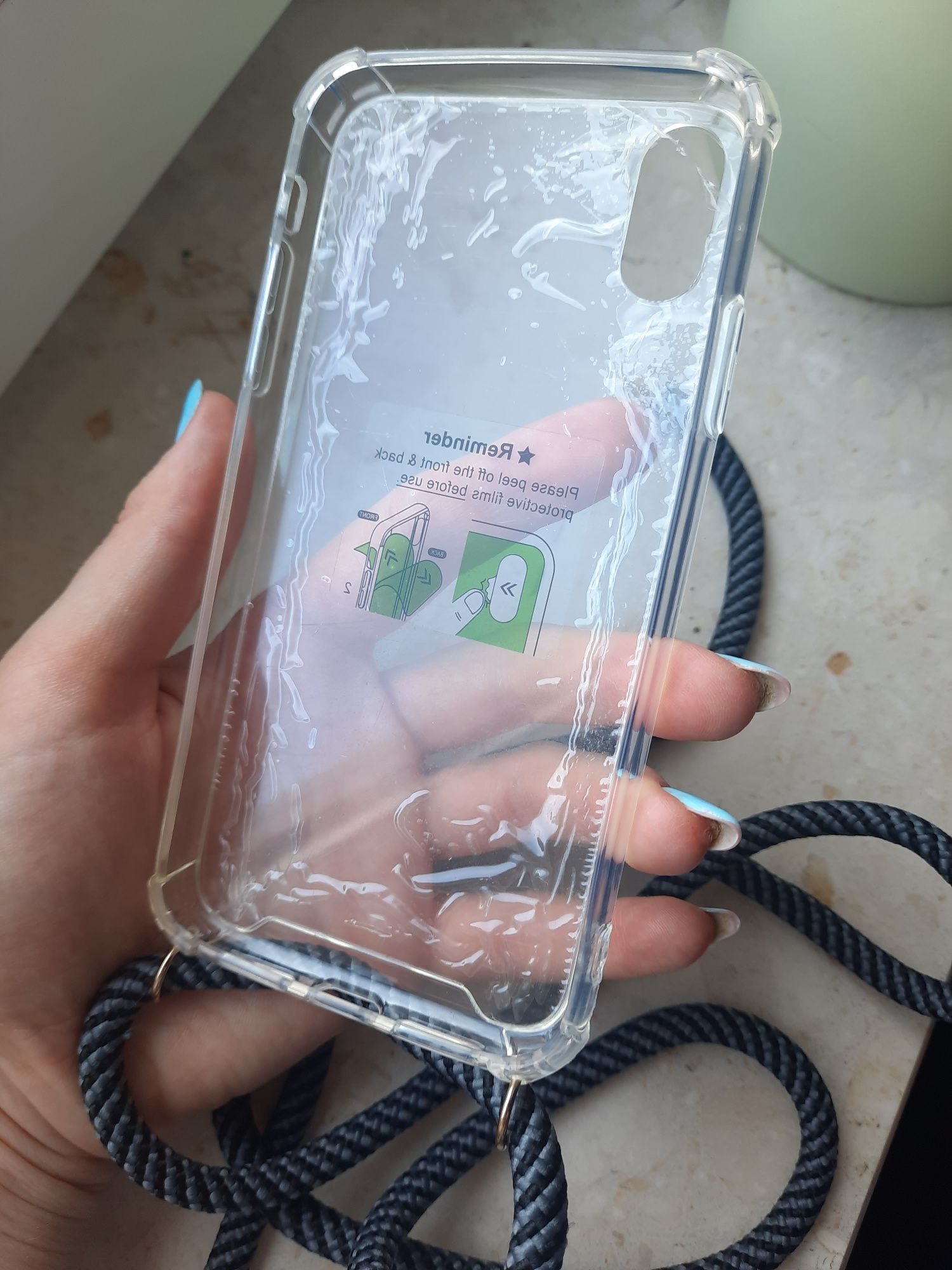 Etui na IPhone xr przezroczysty z smyczą