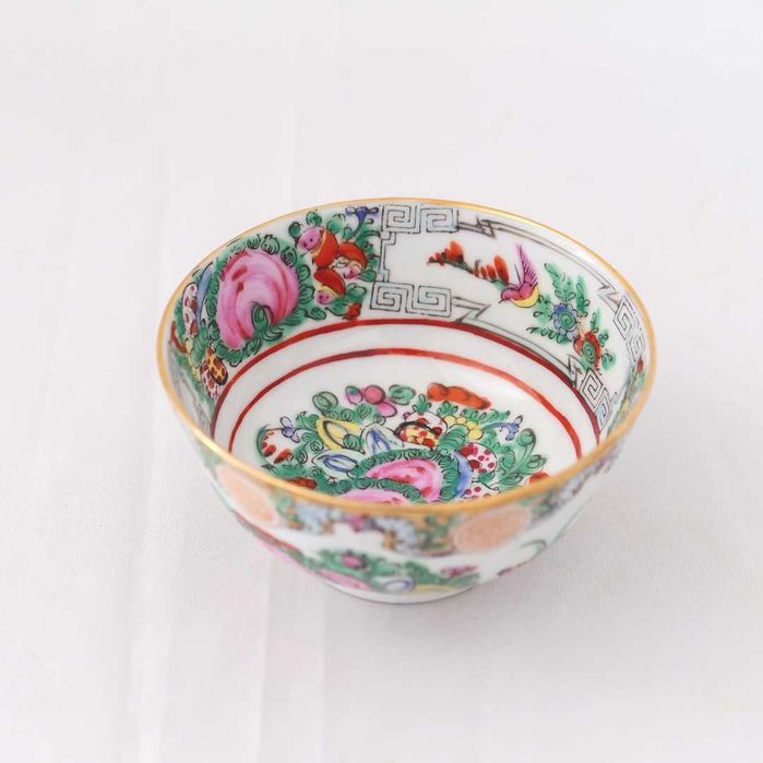 Taça de arroz oriental policromada